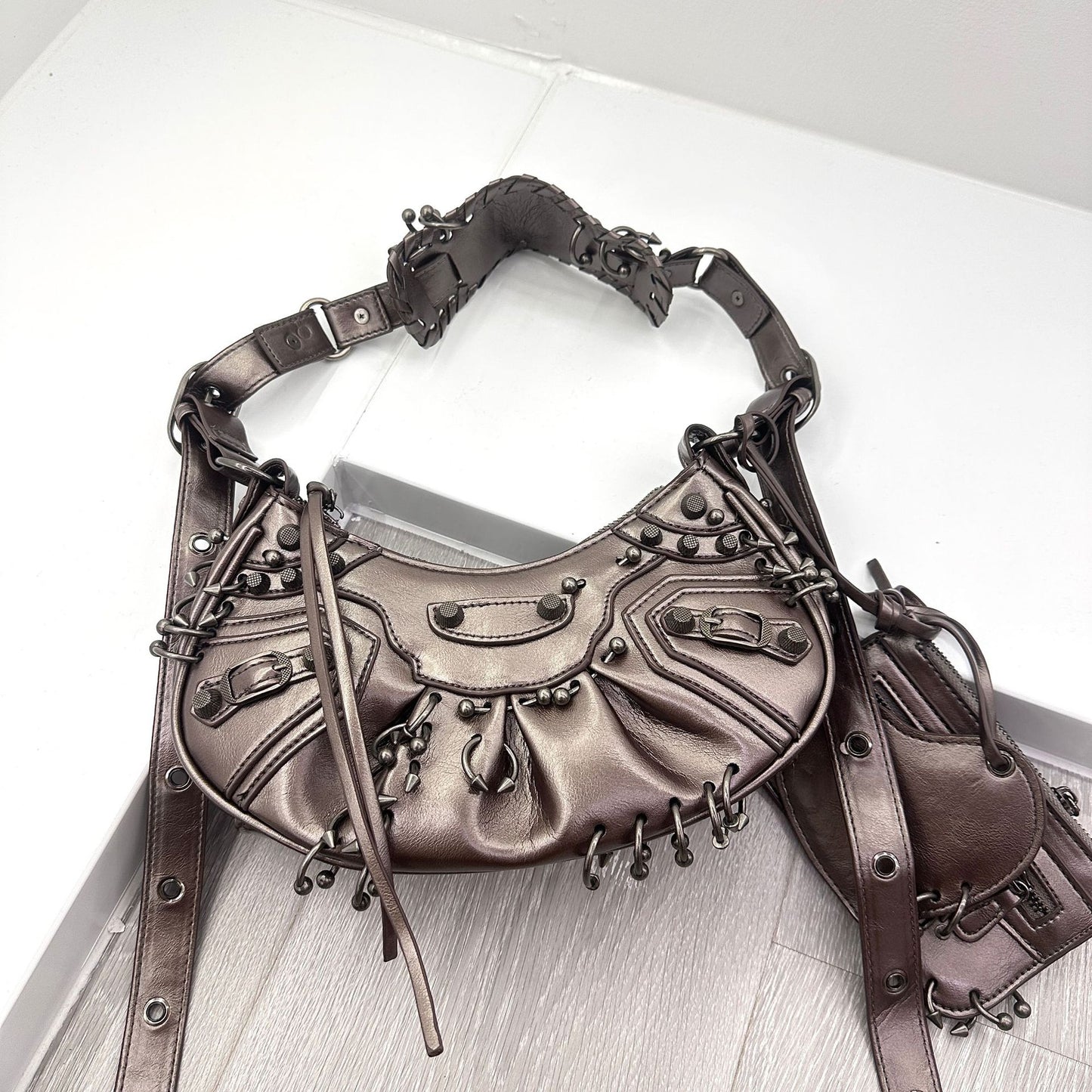 Borsa con le borchie