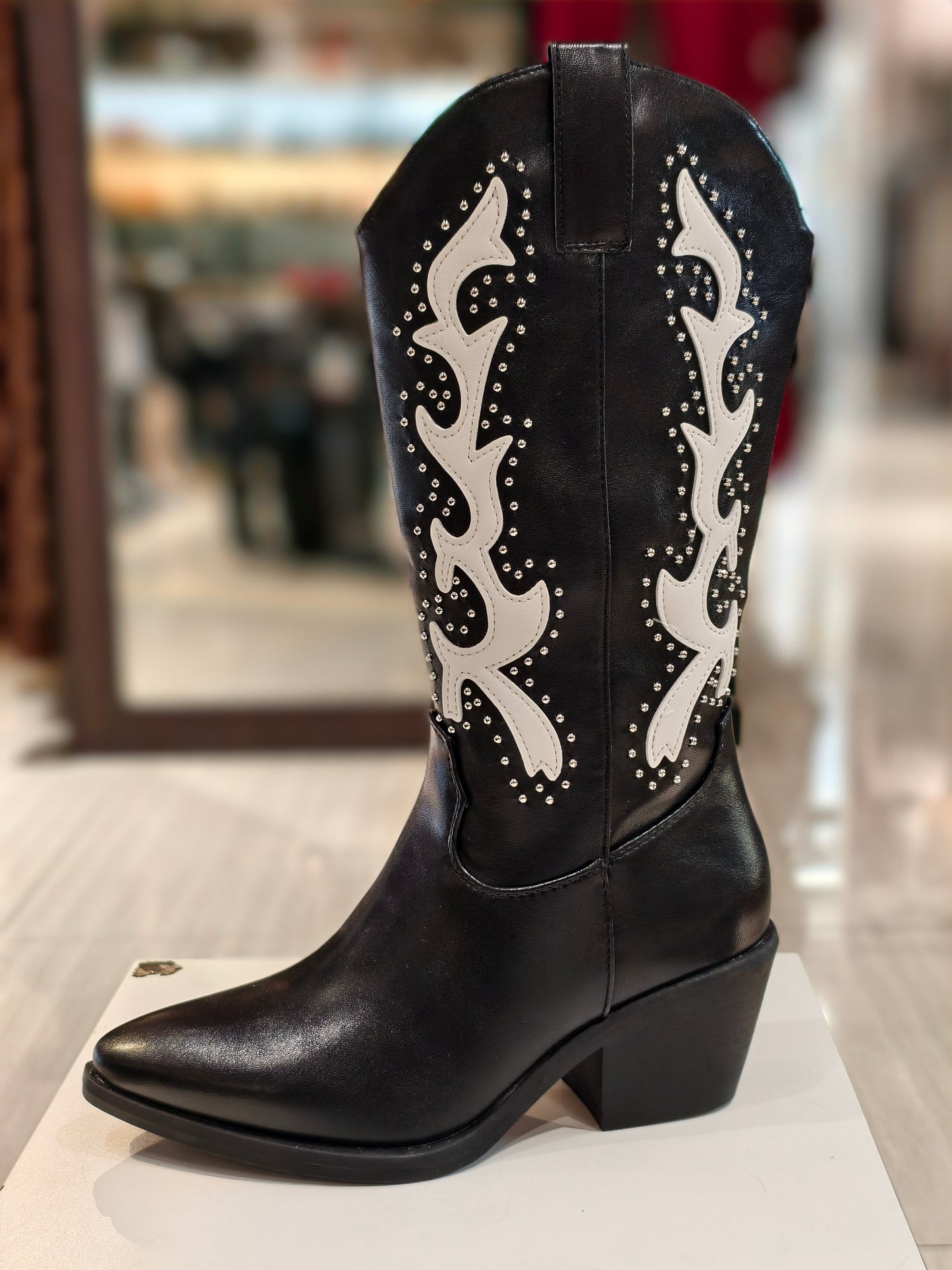 Stivali texani bassi con disegno bianco