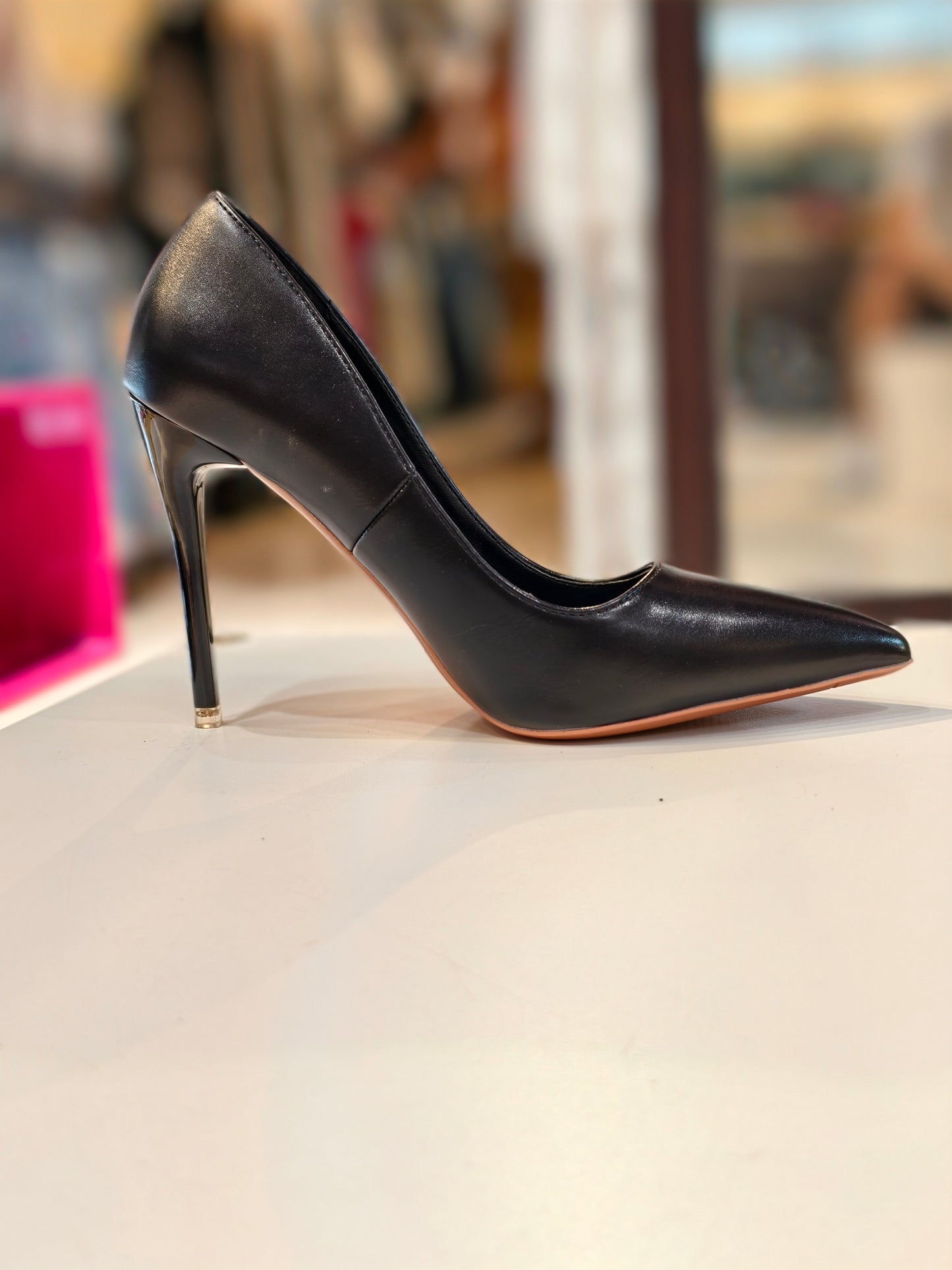 Décolleté nero opaco