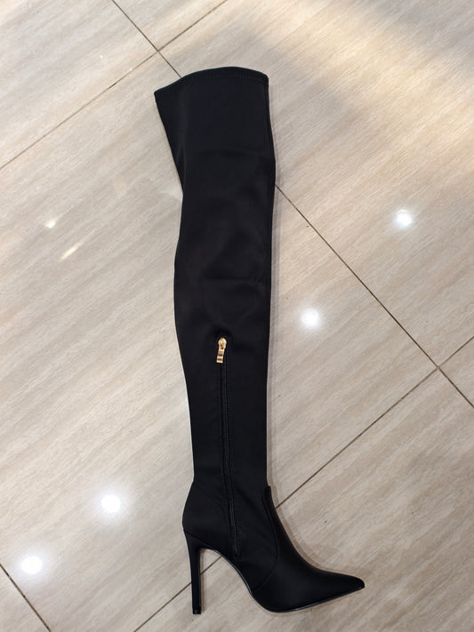 Stivale sopra Ginocchio