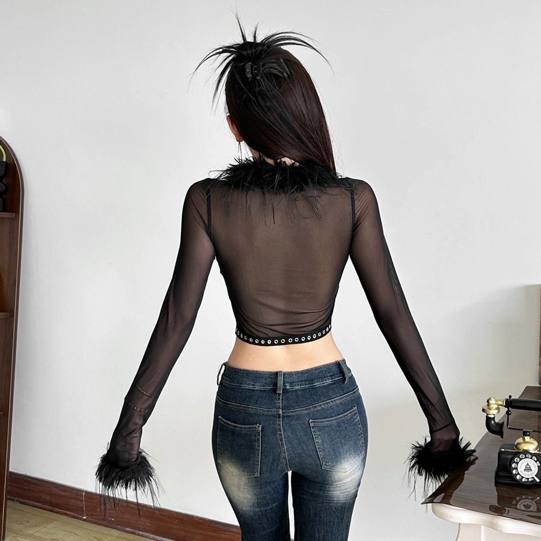 Maglia leggera con pelo maniche e collo