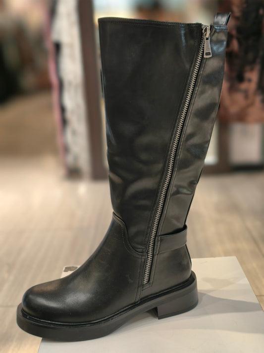 Stivali alti senza tacco