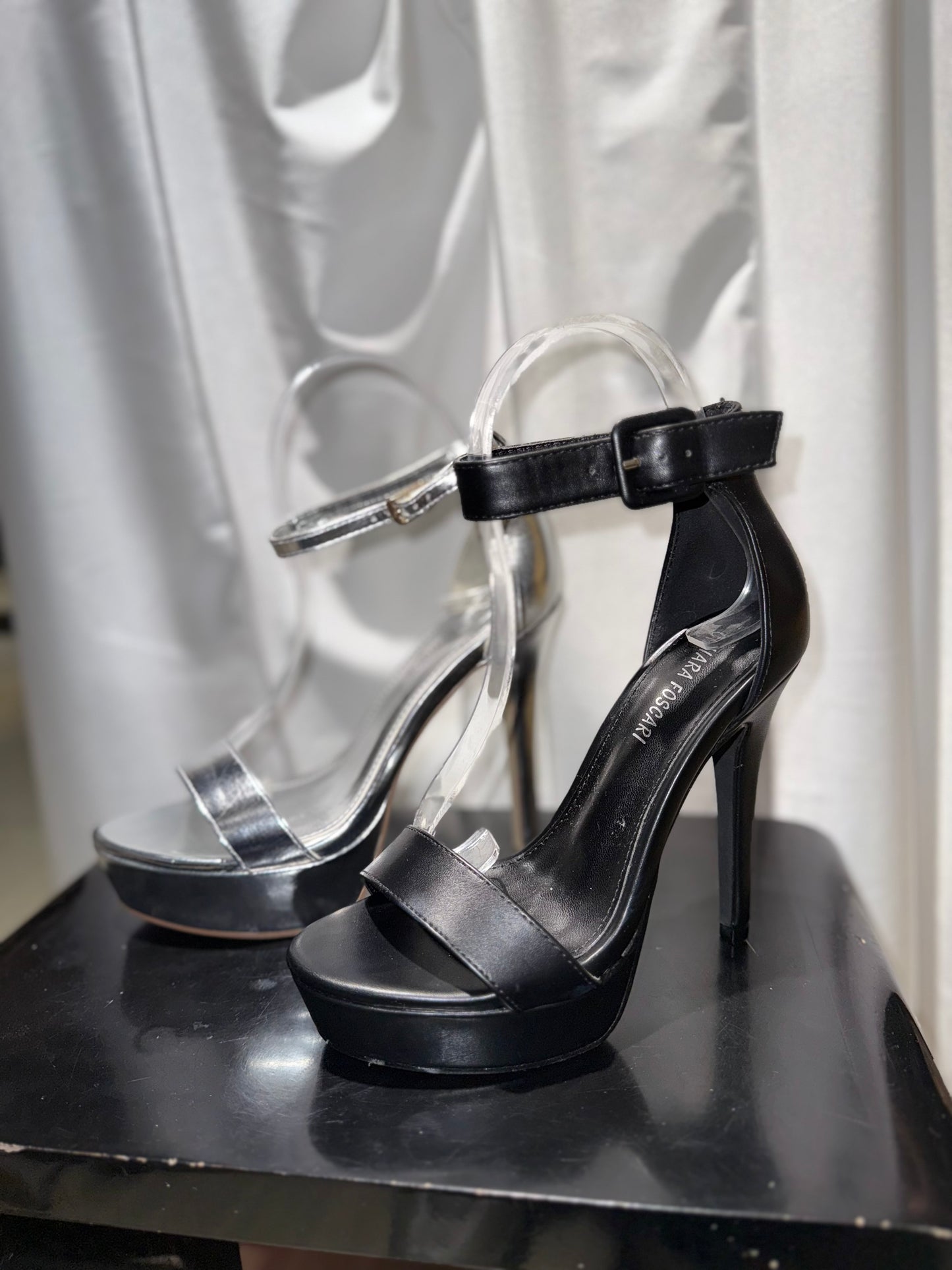 Tacco spillo alto con cinturino LiteMotion