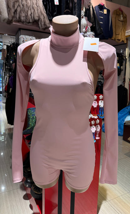 tuta corta elasticizzata con maniche lunghe e collo alto