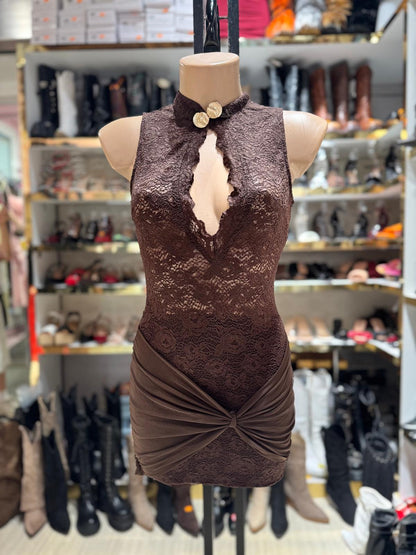 Vestito in pizzo corto