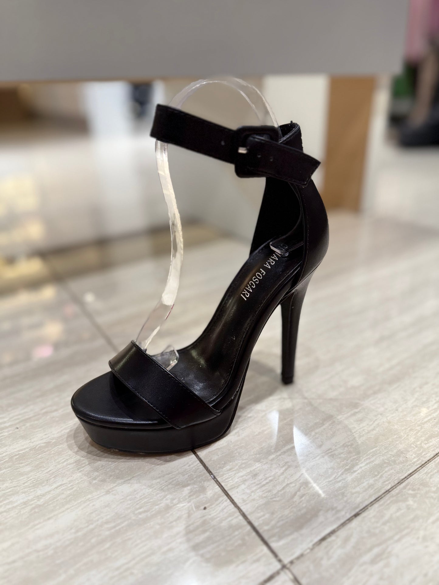 Tacco spillo alto con cinturino LiteMotion