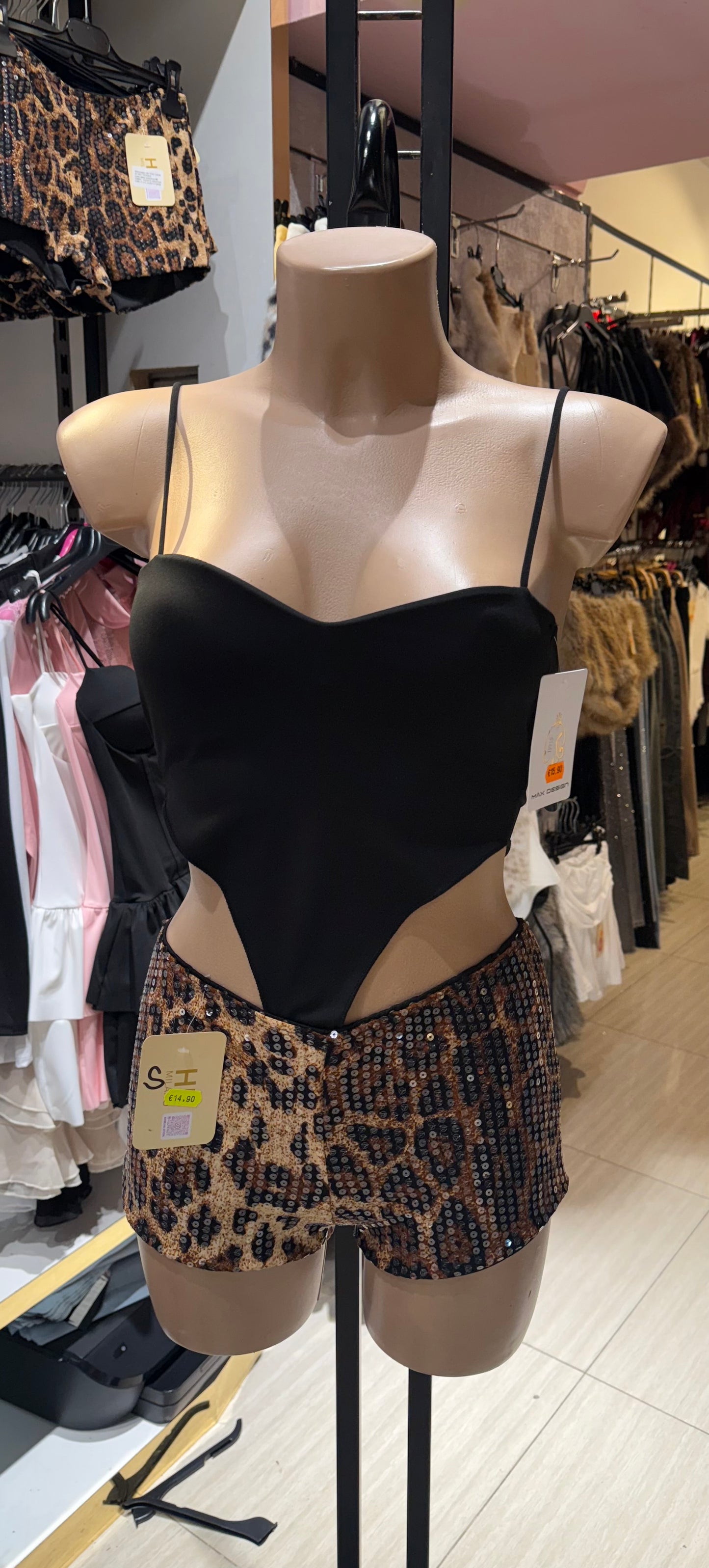 Body scollato con spalline sottili