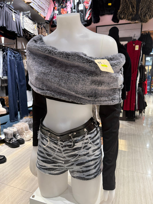 Top maniche lunghe scollato