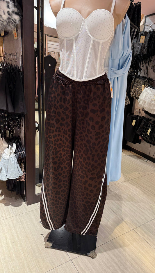 Tuta tris leopardato