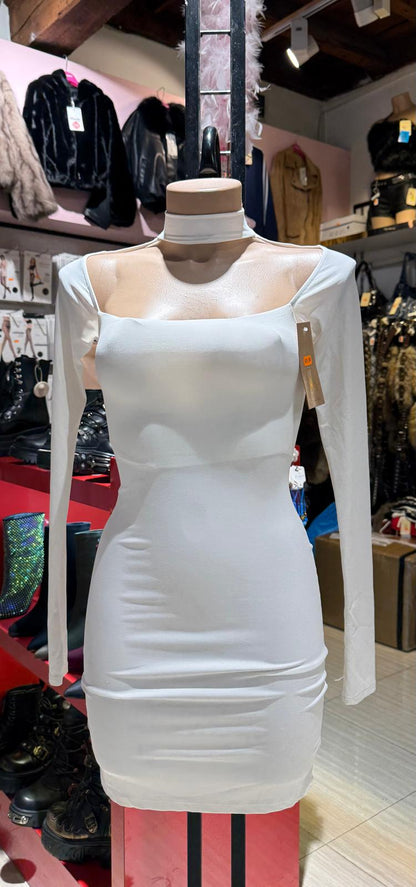 Vestito con scollatura davanti