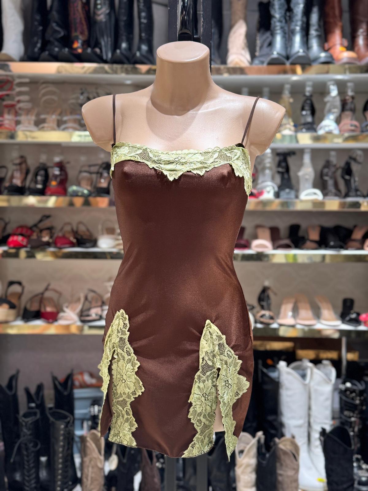 Vestito in pizzo corto