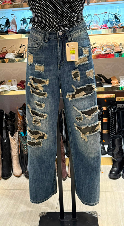 Pantalone strappato militare