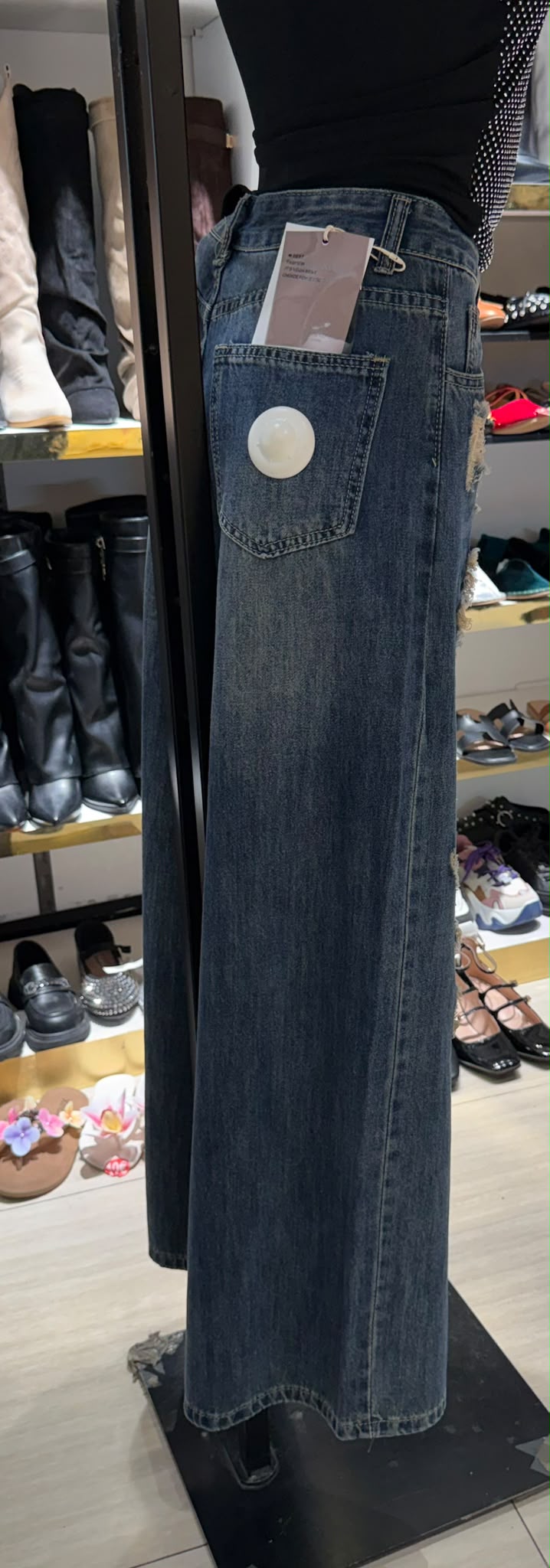 Pantalone strappato militare